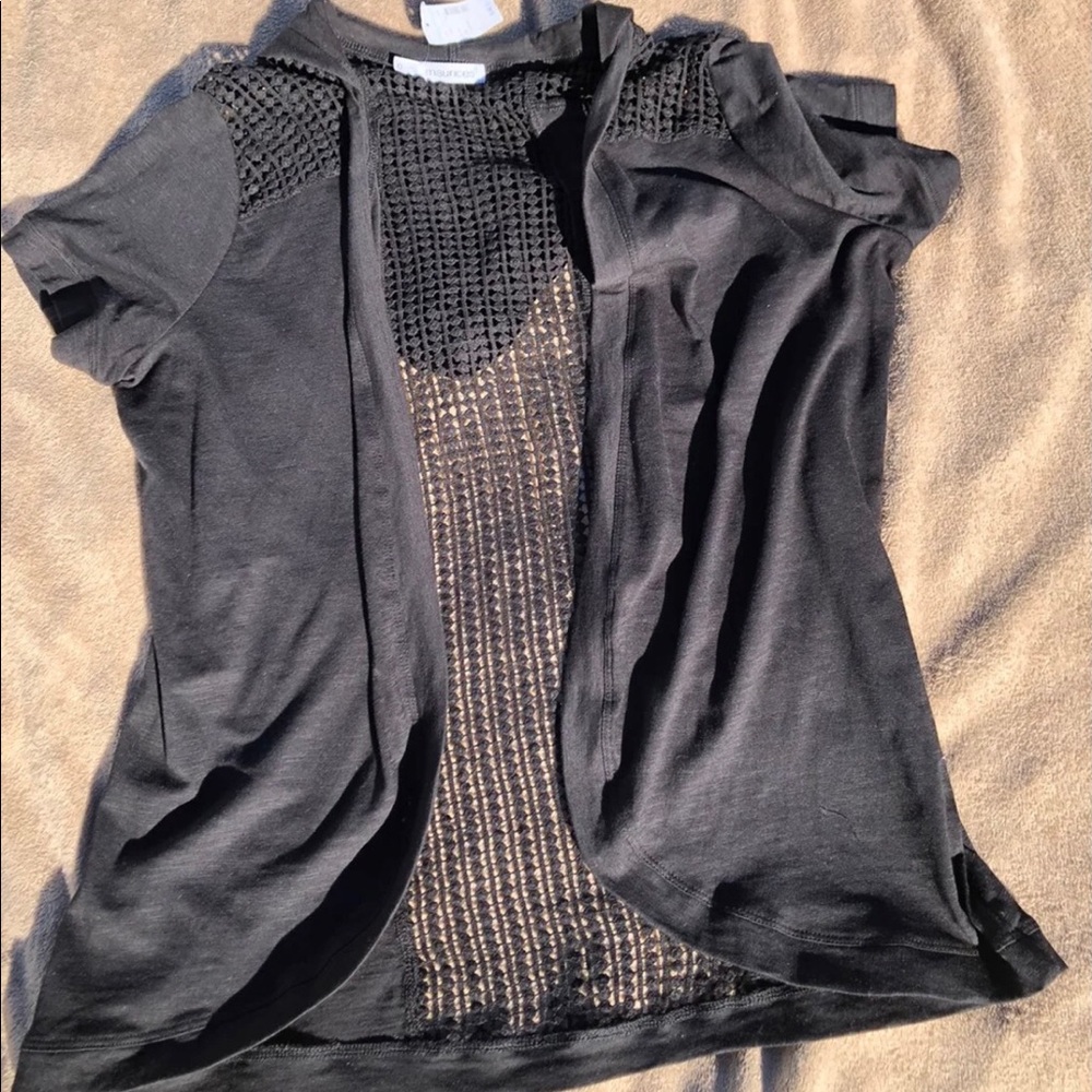 Size 0 t-shirt cover w crocheted look